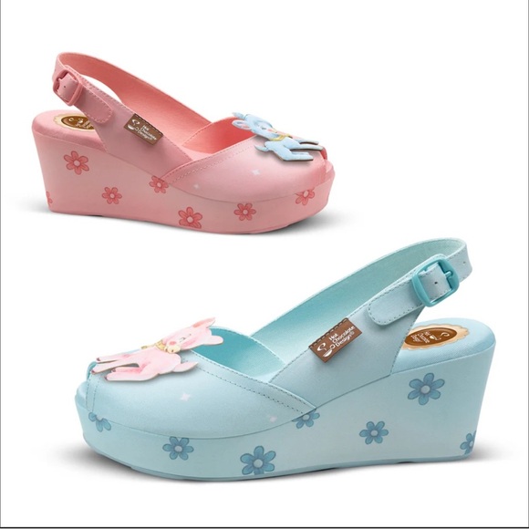 Chocolaticas® Deer Women's Sandal - Picture 2 of 5